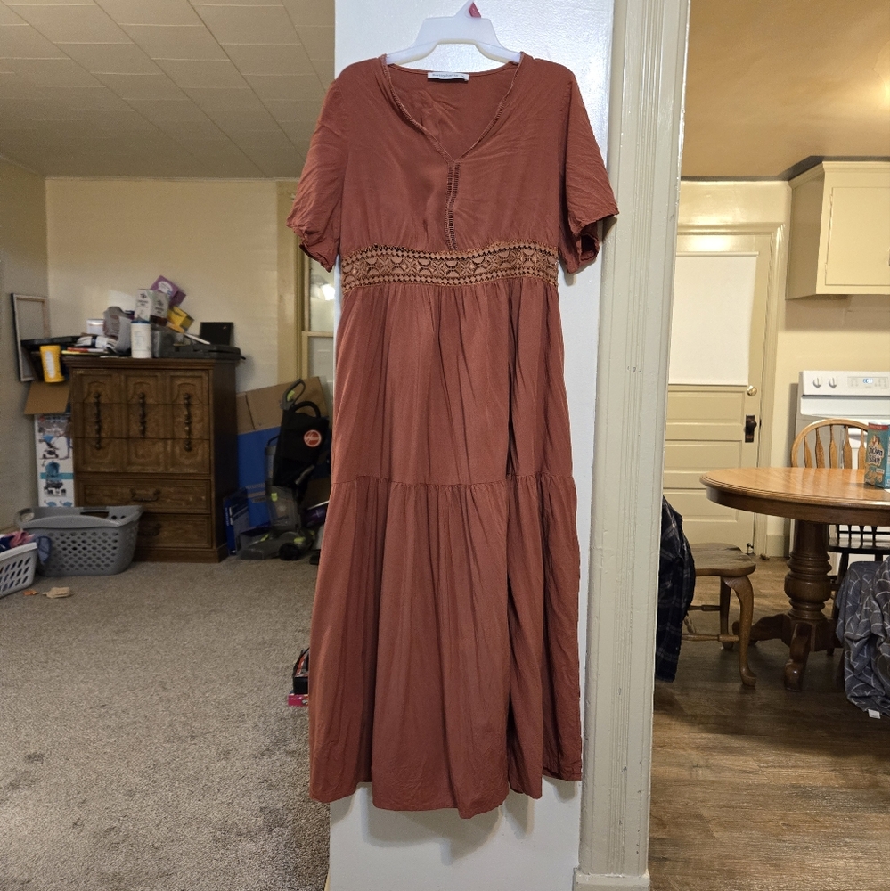 Rustty Dustty Boutique rust colored tiered maxi dress size XL in great condition